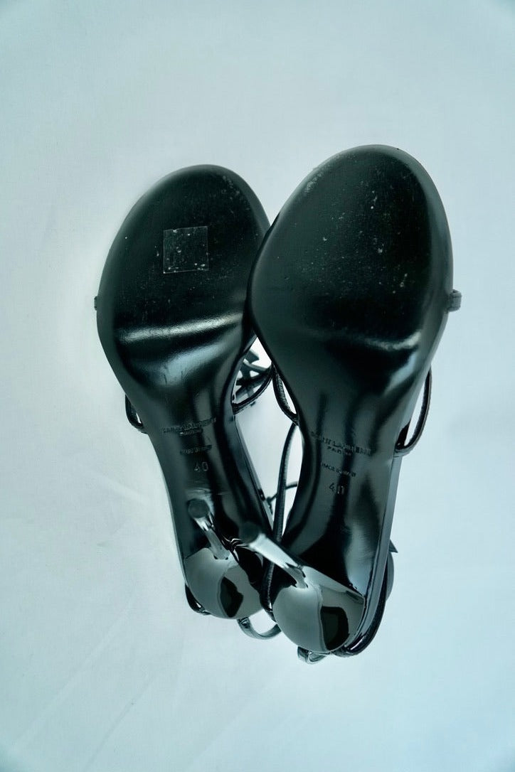Cassandra Logo Embellished Patent Leather Black Sandals